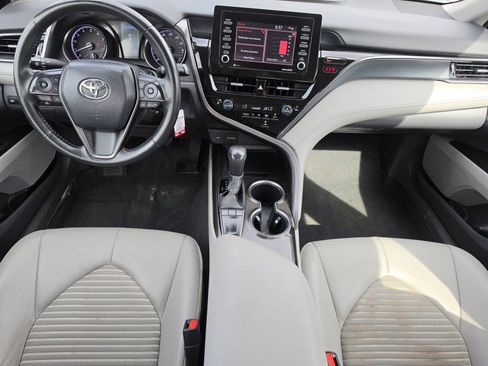 Used 2024 Toyota Camry SE FWD image 9