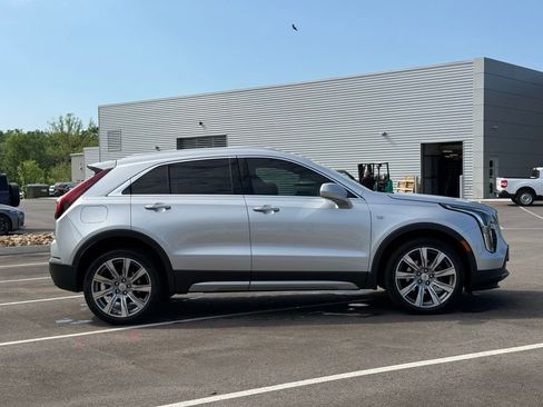 Used 2020 Cadillac XT4 Premium Luxury w/ Cold Weather Package image 4