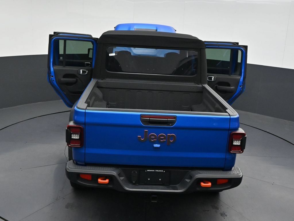 Used 2024 Jeep Gladiator Mojave AWD/4WD image 36