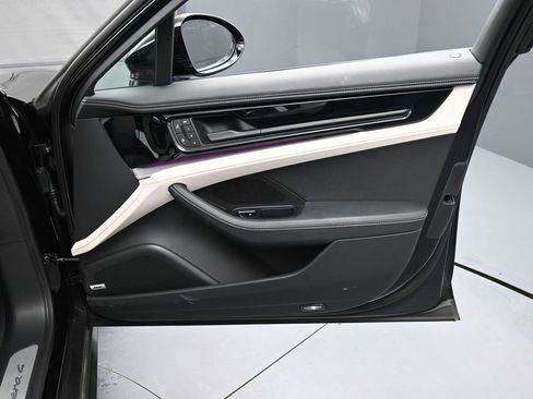 Certified 2025 Porsche Panamera 4 AWD/4WD image 28