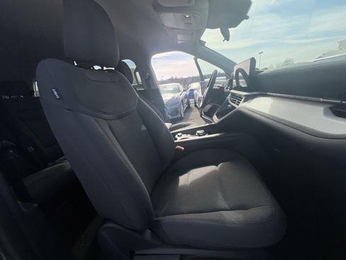 New 2026 Ford Explorer Active image 27