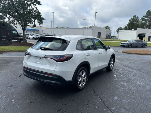 Used 2024 Honda HR-V LX image 11