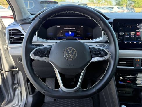 Used 2025 Volkswagen Taos SE image 15