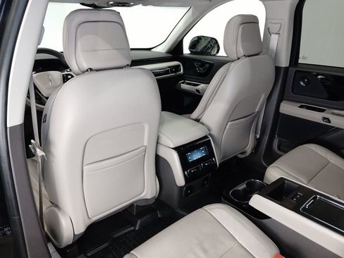 Used 2020 Lincoln Aviator Reserve w/ Equipment Group 201A image 16