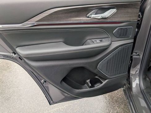 New 2025 Jeep Grand Cherokee Overland w/ Luxury Tech Group IV image 27