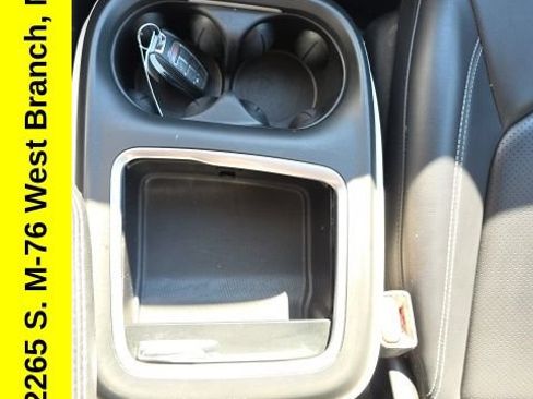 Used 2023 Chrysler Pacifica Touring-L FWD image 27