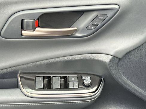 Used 2024 Toyota Crown Limited image 14