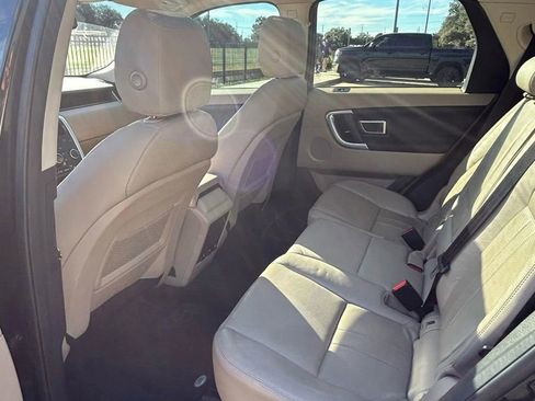 Used 2018 Land Rover Discovery Sport HSE image 15