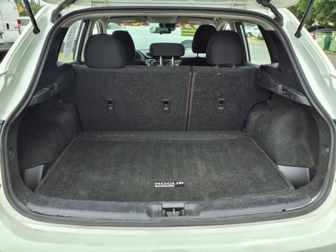 Used 2021 Nissan Rogue Sport S image 18