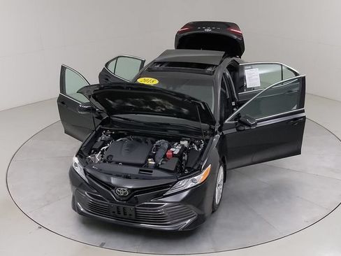 Used 2018 Toyota Camry XLE FWD image 44