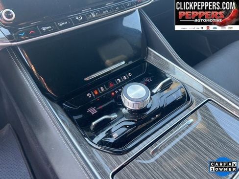 Used 2022 Jeep Wagoneer Series III w/ Flexible Seating Group image 15