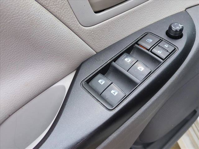 Used 2019 Toyota Sienna L FWD image 9