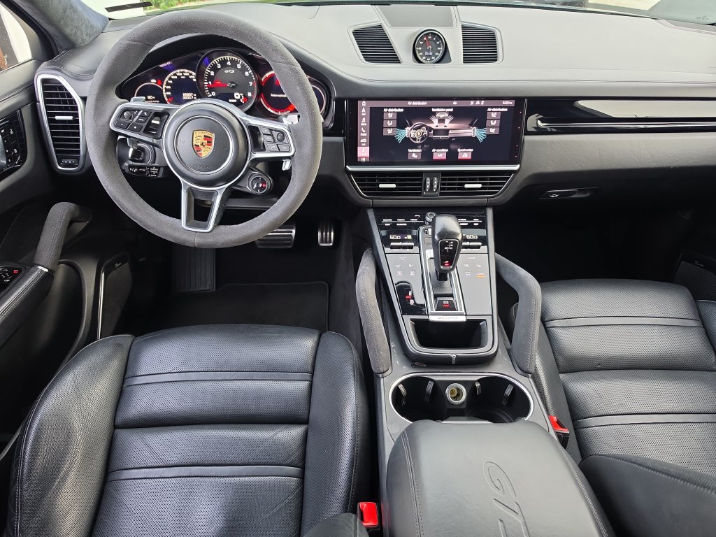 Used 2021 Porsche Cayenne GTS AWD/4WD image 18