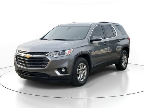 Used 2018 Chevrolet Traverse LT FWD image 2