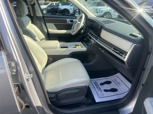 Used 2025 Hyundai Santa Fe SEL AWD/4WD image 11