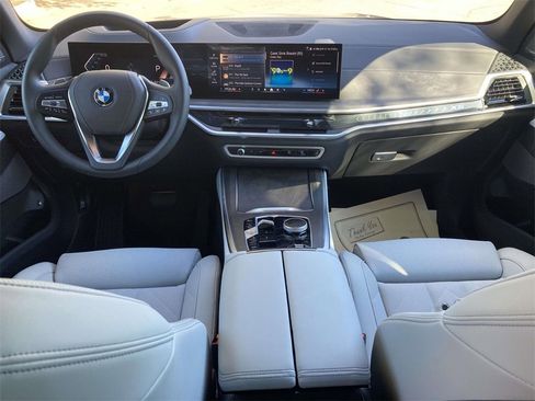 Used 2025 BMW X5 xDrive50e w/ Premium Package image 10