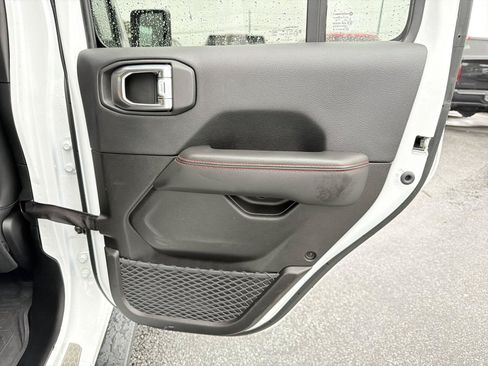 Used 2025 Jeep Wrangler Unlimited Rubicon AWD/4WD image 14