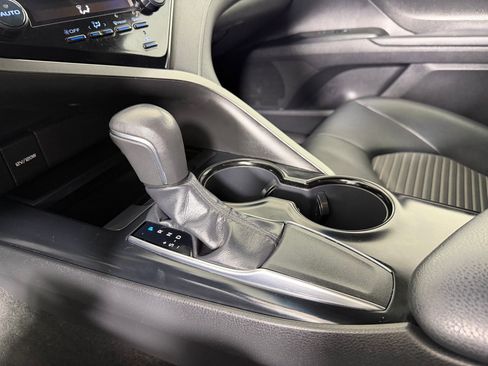 Used 2019 Toyota Camry SE image 17