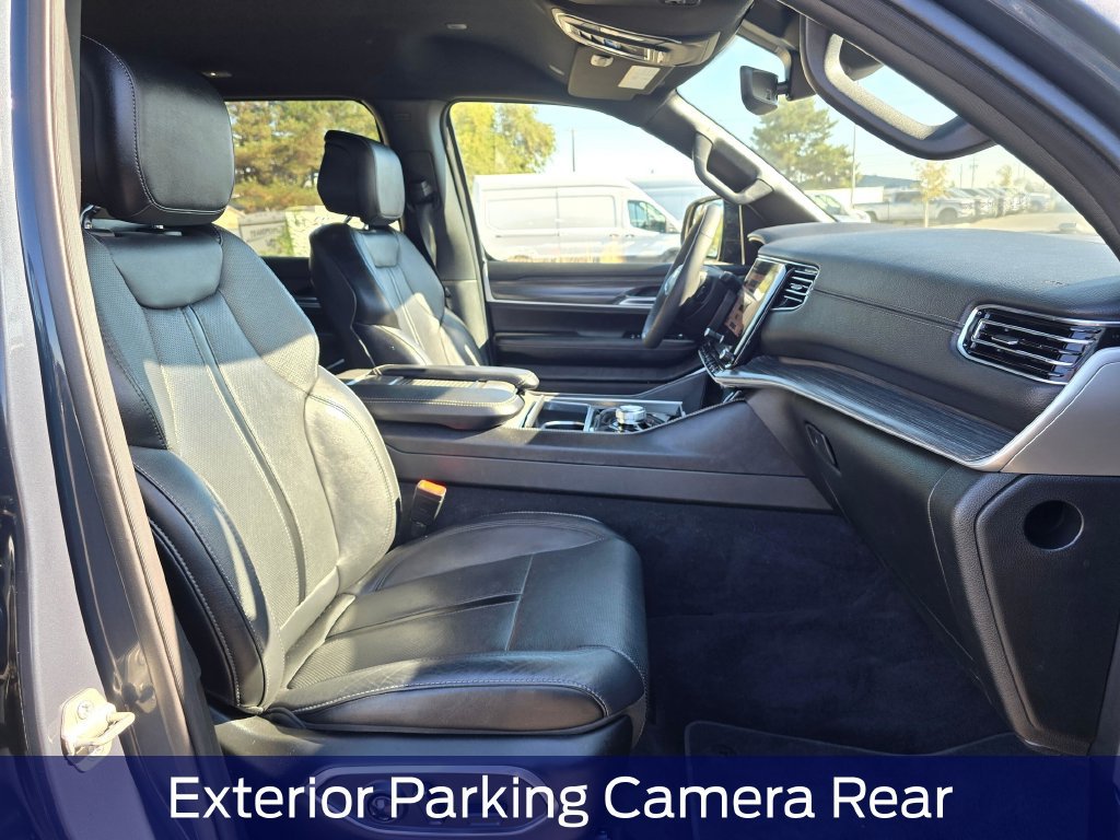 Used 2024 Jeep Wagoneer L Series II w/ Flexible Seating Group AWD/4WD image 16