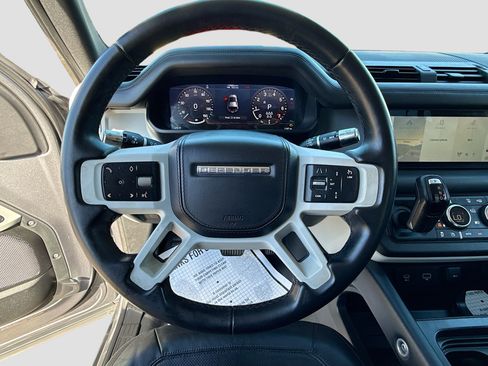 Used 2020 Land Rover Defender 110 HSE image 39
