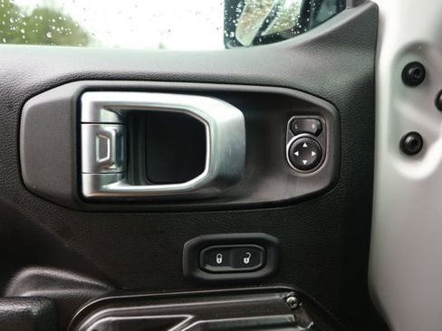 Used 2023 Jeep Gladiator Rubicon w/ Cold Weather Group image 20