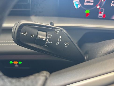 New 2026 Volkswagen Tiguan SE R-Line FWD image 14