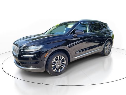 Used 2023 Lincoln Nautilus FWD w/ Premium Package image 5