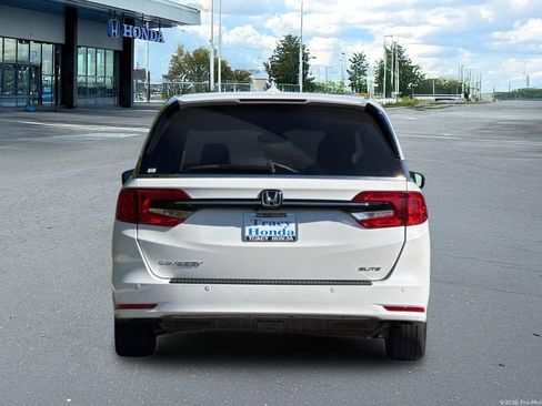 Certified 2024 Honda Odyssey Elite image 8
