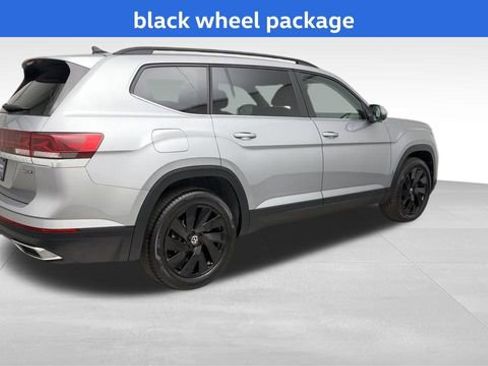 Certified 2025 Volkswagen Atlas SE image 2