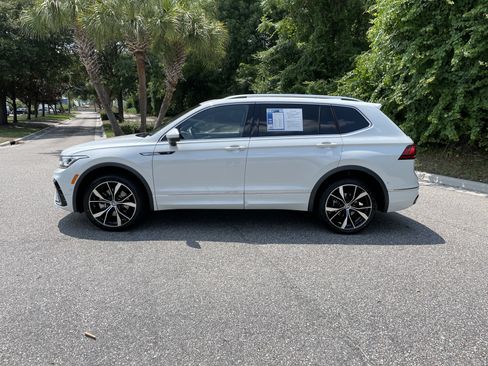 Used 2024 Volkswagen Tiguan SEL R-Line AWD/4WD image 6