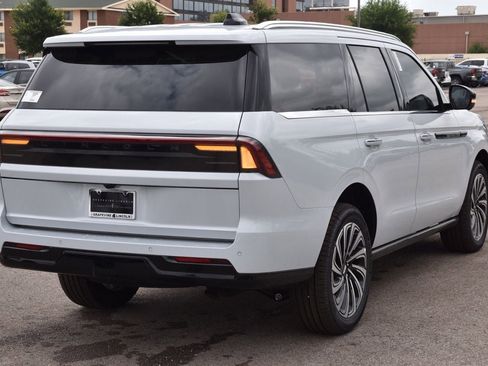 New 2026 Lincoln Navigator Black Label AWD/4WD image 7