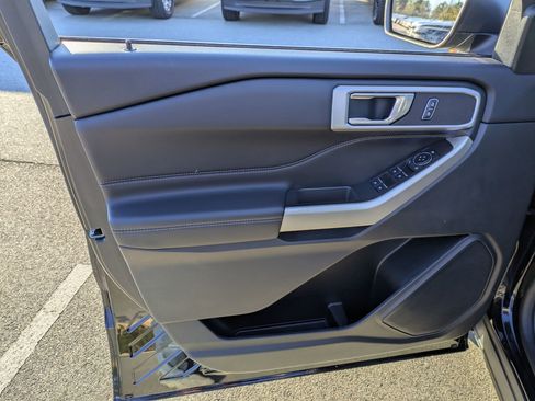 Certified 2023 Ford Explorer XLT w/ Equipment Group 202A image 15