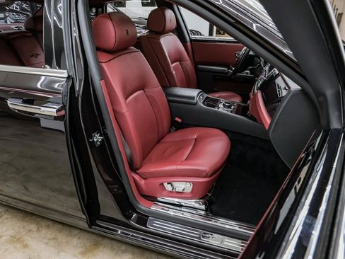 Used 2014 Rolls-Royce Ghost image 45