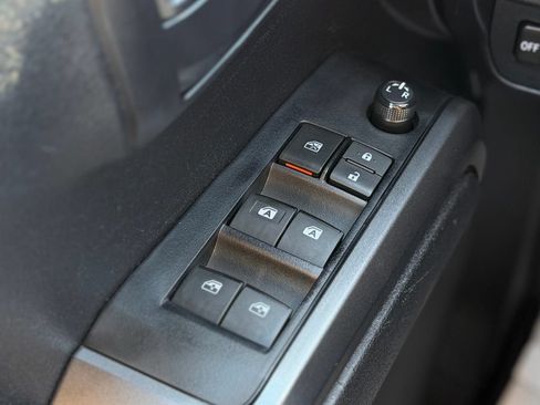 Used 2023 Toyota Tacoma SR5 AWD/4WD image 21