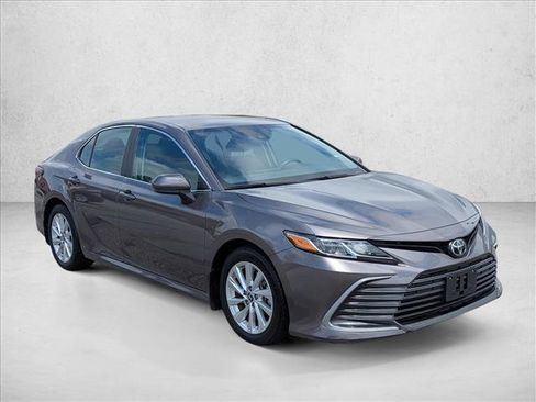 Used 2024 Toyota Camry LE FWD image 3