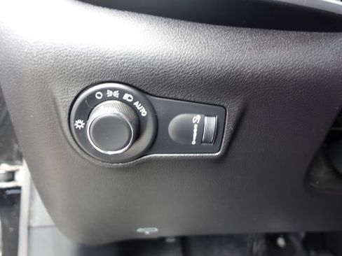 Used 2025 Jeep Compass Sport AWD/4WD image 16