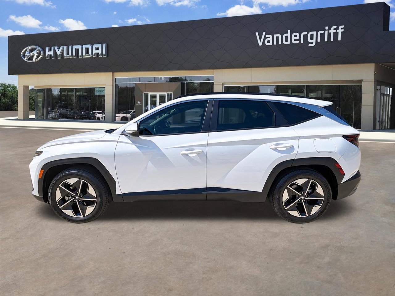 Certified 2025 Hyundai Tucson SEL FWD image 9