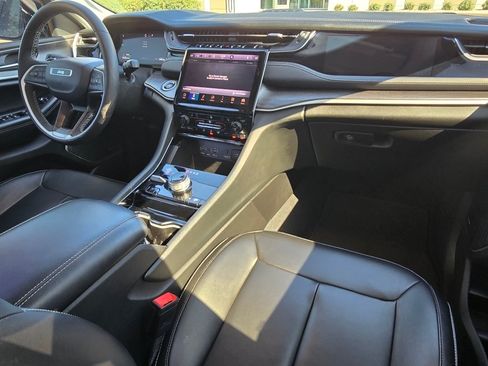 Used 2023 Jeep Grand Cherokee 4WD 4xe image 27