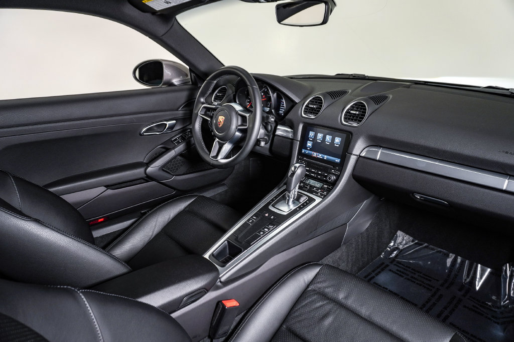 Used 2021 Porsche 718 Cayman RWD image 15
