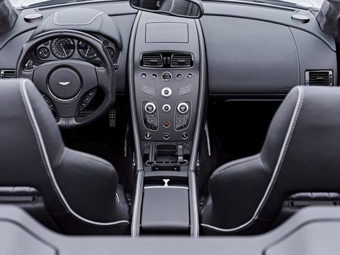 Used 2016 Aston Martin DB9 GT RWD image 62