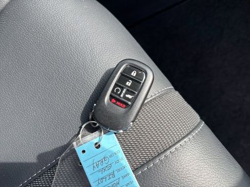 Certified 2025 Honda Pilot EX-L image 40