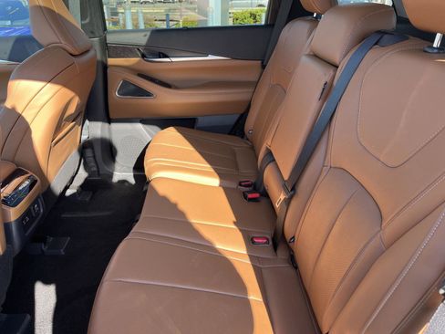 Used 2025 INFINITI QX60 Sensory image 12