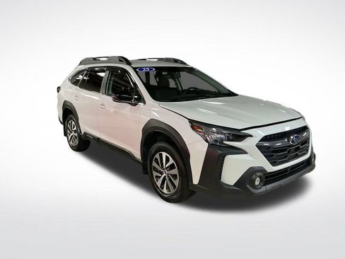 Certified 2025 Subaru Outback Premium w/ Popular Package #1A AWD/4WD image 8
