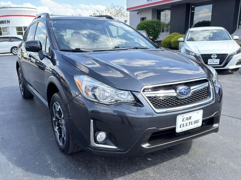 Used 2017 Subaru Crosstrek 2.0i Limited w/ Popular Package #2 AWD/4WD image 4