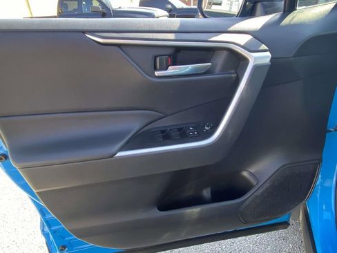 Used 2021 Toyota RAV4 XLE image 13