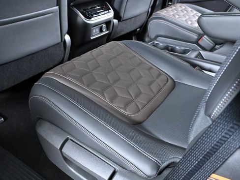 New 2025 Nissan Armada Platinum Reserve image 25