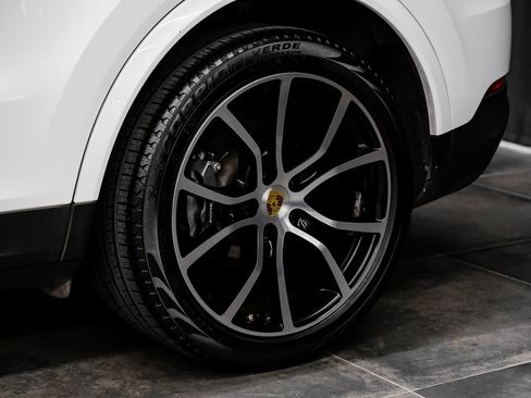 Used 2023 Porsche Cayenne Base image 70