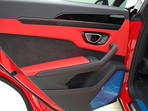 Used 2022 Lamborghini Urus image 60