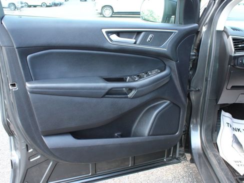 Used 2019 Ford Edge SEL w/ Equipment Group 201A FWD image 12