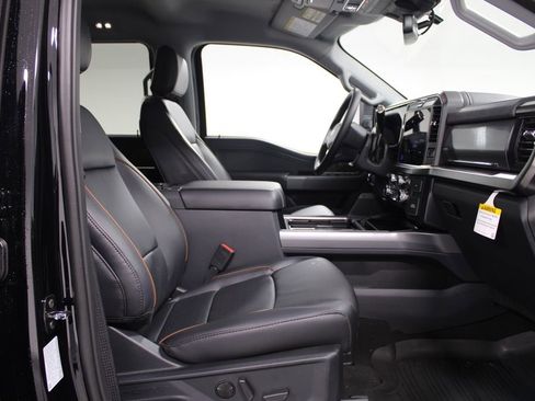 New 2026 Ford F250 Lariat w/ Black Appearance Package image 28